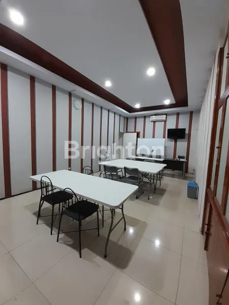 image RUMAH BEKAS KANTOR DALAM KOTA (2)