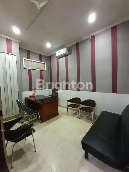 image RUMAH BEKAS KANTOR DALAM KOTA (7)