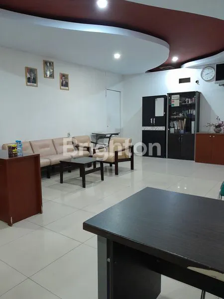 image RUMAH BEKAS KANTOR DALAM KOTA (8)
