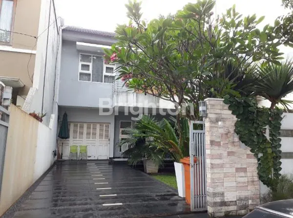 RUMAH MEWAH COZY 2 LANTAI DI JAKARTA SELATAN.