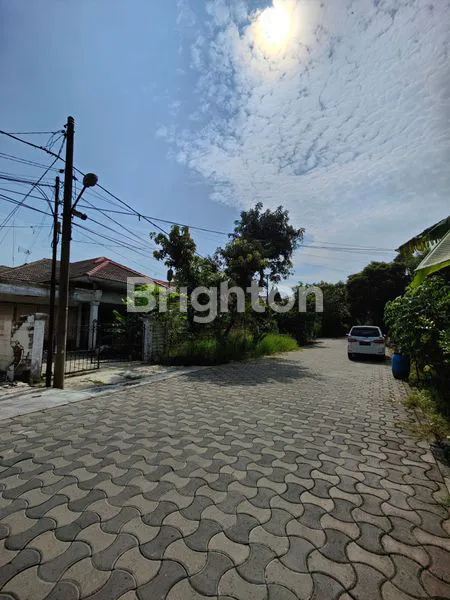 image RUMAH HITUNG TANAH MANYAR INDAH SURABAYA, LOKASI STRATEGIS DEKAT DENGAN GALAXY MALL DAN DIKELILINGI BERBAGAI KAMPUS (STIESIA, NAROTAMA, UNTAG, DR SOETOMO) (5)
