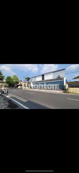 RUKO STRATEGIS TENGAH KOTA SOLO, LEBAR DEPAN 10 METER