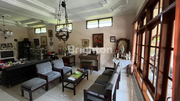 image RUMAH DENGAN HALAMAN LUAS DAN ASRI DI TENGAH KOTA GIANYAR (3)