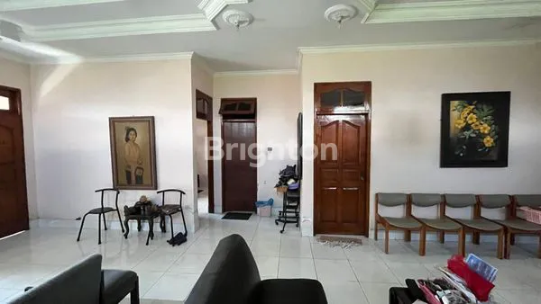 image RUMAH DENGAN HALAMAN LUAS DAN ASRI DI TENGAH KOTA GIANYAR (6)