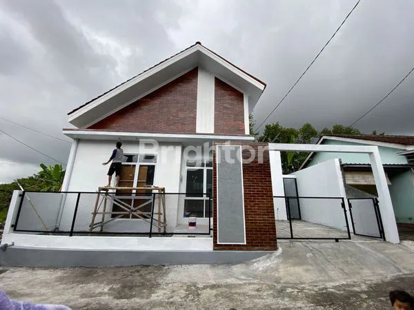 image RUMAH CANTIK SCANDINAVIAN STYLE DEKAT RSUD SLEMAN (1)