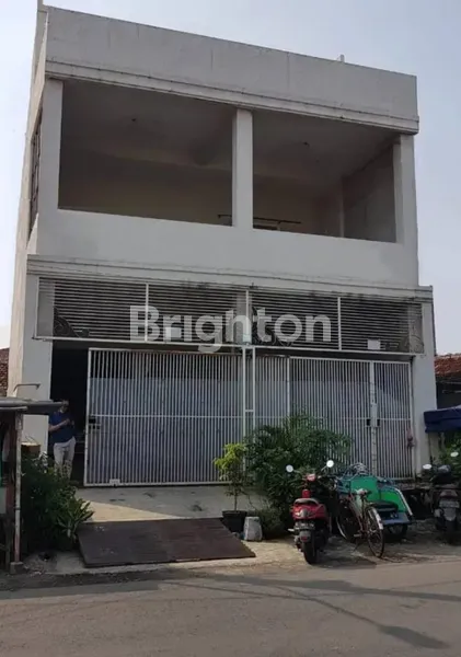 RUMAH 3 LT DI JL KALIDAMI JOJORAN SURABAYA TIMUR