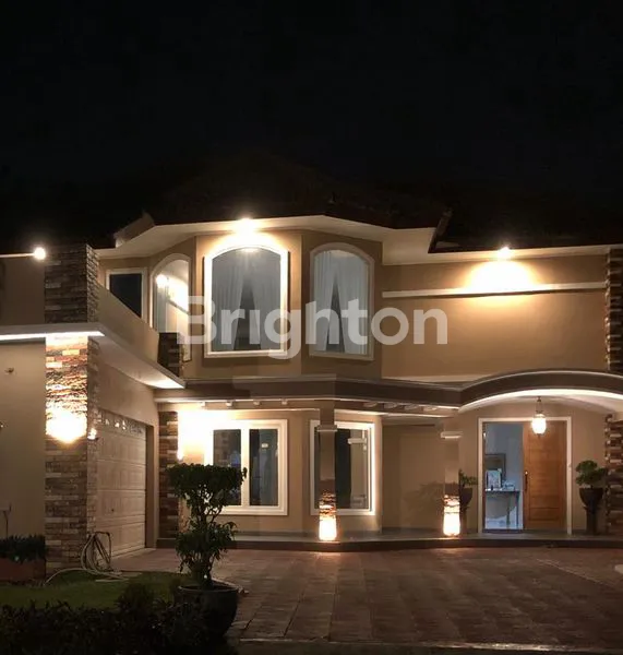 image RUMAH MEWAH DUA LANTAI HARGA SANGAT MURAH DI KAKI GUNUNG GEDE (2)