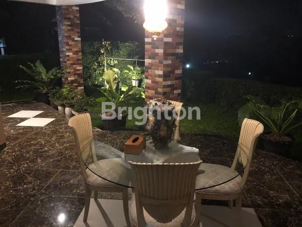 image RUMAH MEWAH DUA LANTAI HARGA SANGAT MURAH DI KAKI GUNUNG GEDE (4)