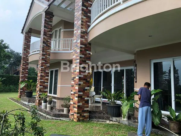 image RUMAH MEWAH DUA LANTAI HARGA SANGAT MURAH DI KAKI GUNUNG GEDE (6)