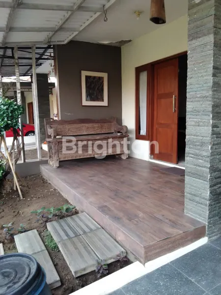 image RUMAH BAGUS SIAP HUNI JUAL MURAH DI SOLO GENTAN SUKOHARJO (3)
