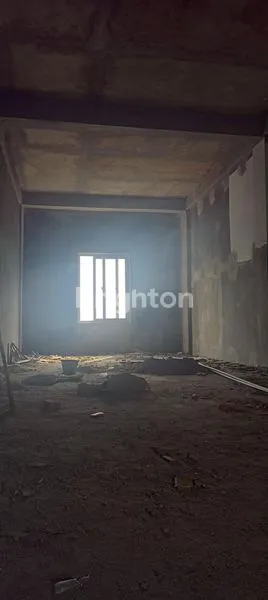image RUKO BARU KOSONG LOKASI STRATEGIS COCOK BUAT USAHA DAN INVESTASI (8)