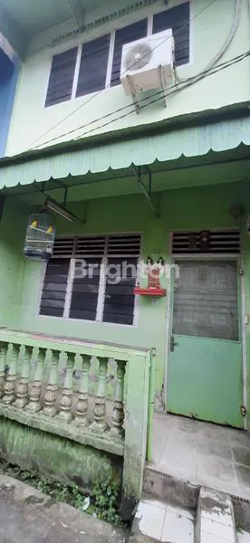 image RUMAH TINGGAL 2 TINGKAT COCOK BAGI KELUARGA KECIL (1)