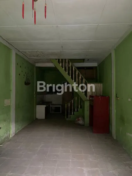 image RUMAH TINGGAL 2 TINGKAT COCOK BAGI KELUARGA KECIL (2)