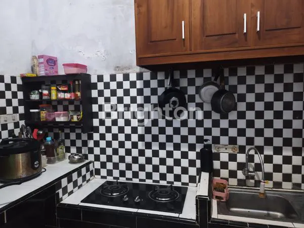 image RUMAH ISTANA TEGAL BESAR 1.5 LANTAI (2)