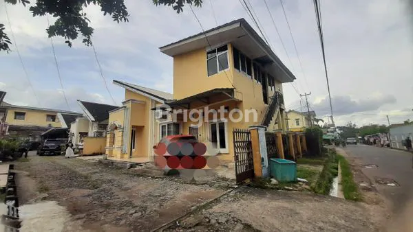 image RUMAH LUAS POSISI HOOK (2)