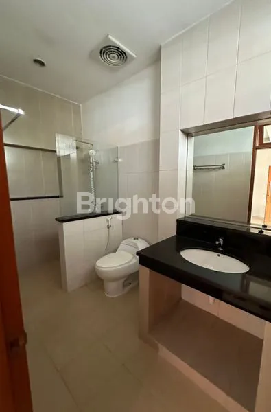 image RUMAH TINGGAL MEWAH 2 LANTAI DI MELONG CIJERAH BANDUNG (8)