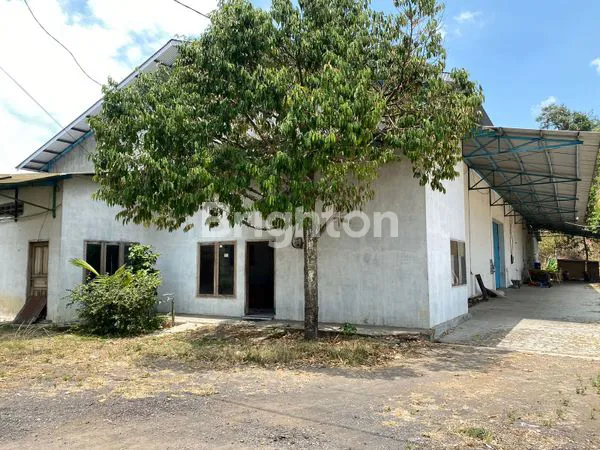 BANGUNAN LUAS NOL JALAN