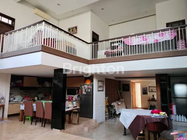 image RUMAH MEWAH DHARMAHUSADA INDAH BARAT, SURABAYA TIMUR (8)