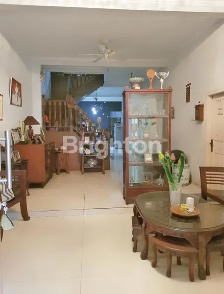 image RUMAH TINGKAT ADA TAMAN BELAKANG SIAP HUNI DEPLU  BINTARO JAKARTA SELATAN. (3)