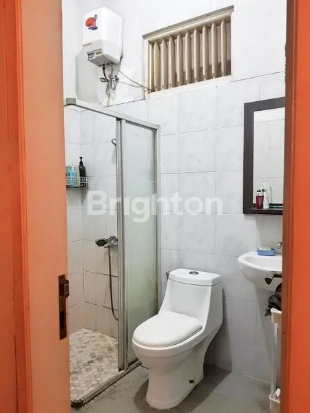 image RUMAH TINGKAT ADA TAMAN BELAKANG SIAP HUNI DEPLU  BINTARO JAKARTA SELATAN. (5)