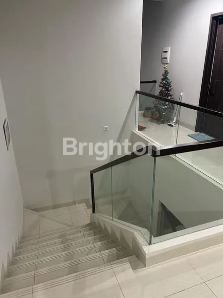 image RUMAH MEWAH SUMMARECON BANDUNG DENGAN KOLAM RENANG (6)