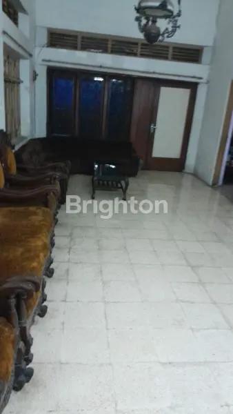 image RUMAH UNTUK USAHA DEPAN PATUNG SOEKARNO SOLO BARU (5)