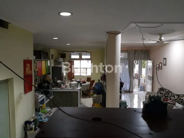 image RUMAH 2 LANTAI VILLA MELATI MAS (4)