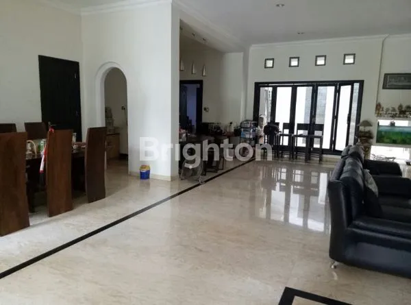 image RUMAH 2LANTAI GRAHA FAMILY (2)