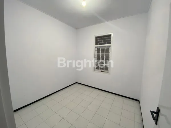 image RUMAH SUPER PUTIH-BERSIH SIAP DIKONTRAKKAN - PURI PALMA ARAYA (5)