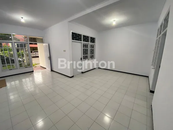 image RUMAH SUPER PUTIH-BERSIH SIAP DIKONTRAKKAN - PURI PALMA ARAYA (6)