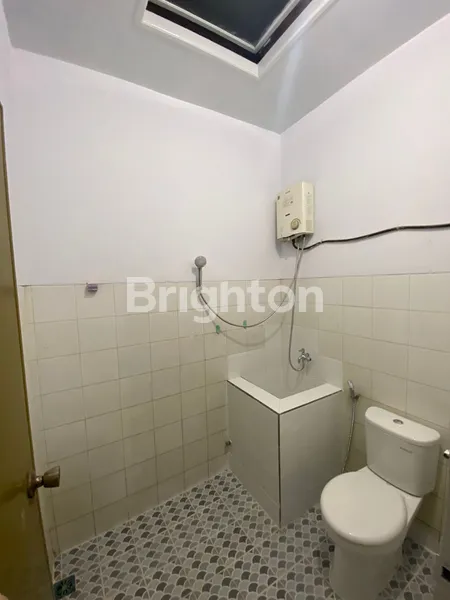 image RUMAH SUPER PUTIH-BERSIH SIAP DIKONTRAKKAN - PURI PALMA ARAYA (7)