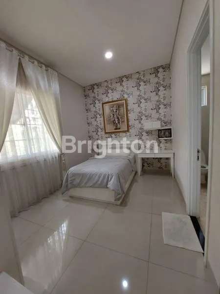 image RUMAH MEWAH FULLY FURNISH DI LENGKAPI DENGAN POOL/KOLAM RENANG, CLUSTER DE MAJA, DE PARK, BSD (3)