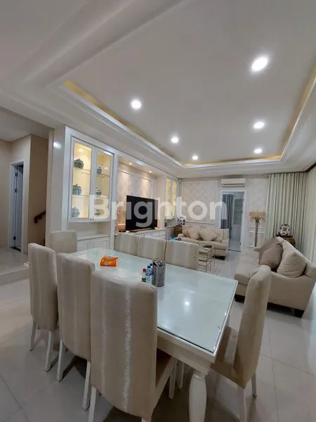 image RUMAH MEWAH FULLY FURNISH DI LENGKAPI DENGAN POOL/KOLAM RENANG, CLUSTER DE MAJA, DE PARK, BSD (6)