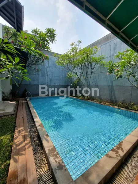 image RUMAH MEWAH FULLY FURNISH DI LENGKAPI DENGAN POOL/KOLAM RENANG, CLUSTER DE MAJA, DE PARK, BSD (7)