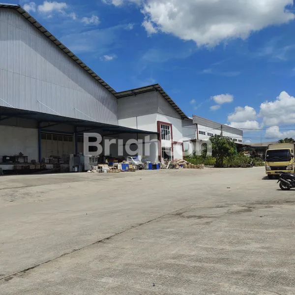 image GUDANG BESAR DISEWAKAN DAN DIJUAL DI SURYANATA  (3)