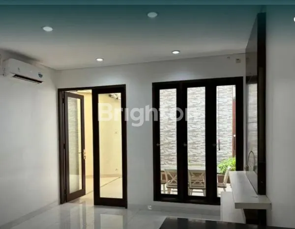 image TOWN HOUSE GREEN WOOD CIPUTAT TIMUR (4)