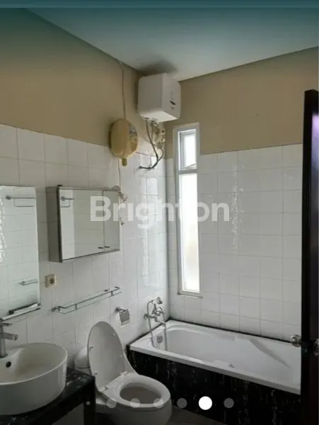 image TOWN HOUSE GREEN WOOD CIPUTAT TIMUR (7)