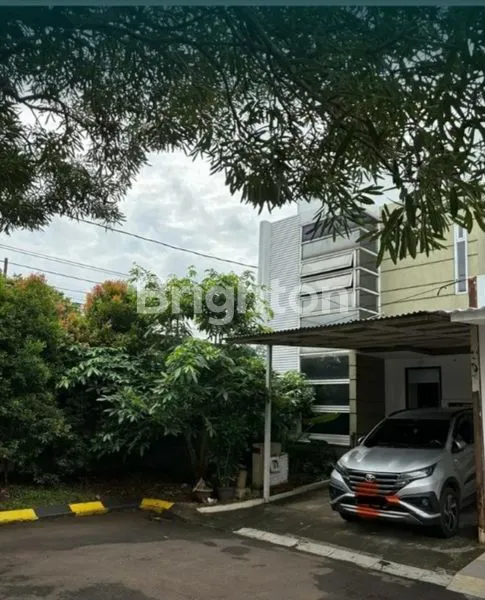 image TOWN HOUSE GREEN WOOD CIPUTAT TIMUR (1)