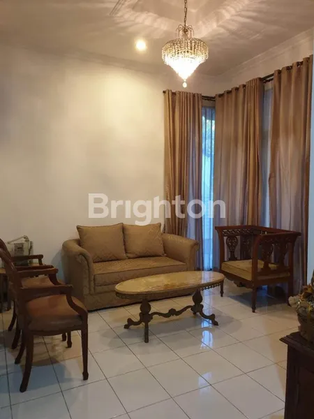 image RUMAH 2 LANTAI TERAWAT DI MEDOKAN, LOKASI STRATEGIS (3)