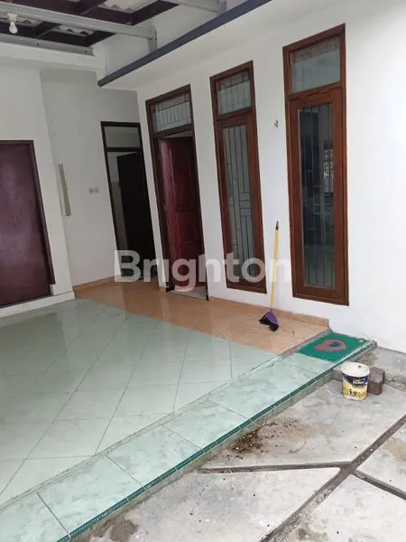 image *RUMAH (1 ½ LANTAI) DIJUAL LOKASI PERUMAHAN TAMAN TIARA SIDOARJO. BARU RENOVASI* (5)