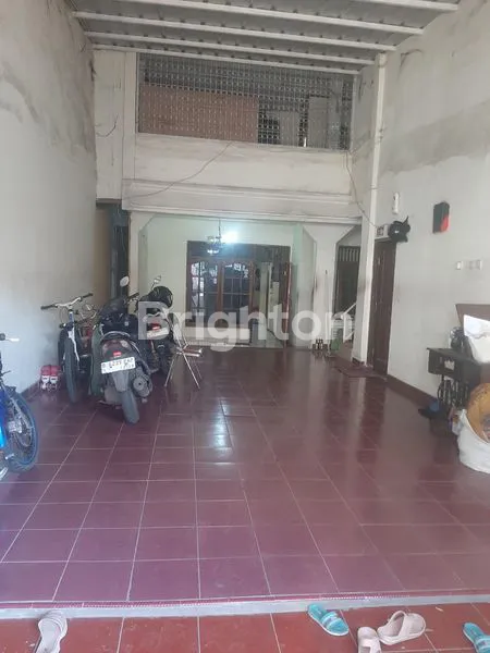 image RUMAH DAN GUDANG LAYAK HUNI DIPINGGIR JALAN DEPOK TENGAH (5)