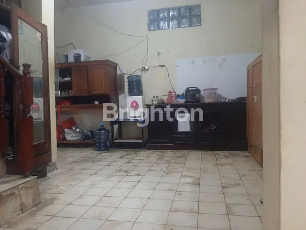 image RUMAH DAN GUDANG LAYAK HUNI DIPINGGIR JALAN DEPOK TENGAH (3)