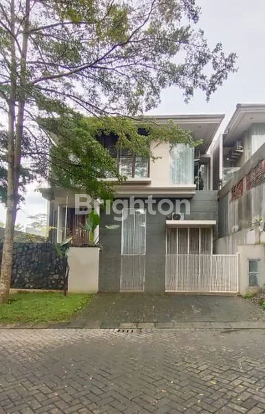 image RUMAH DISEWAKAN FULL PERABOT 2 LANTAI DI ARAYA MALANG (1)