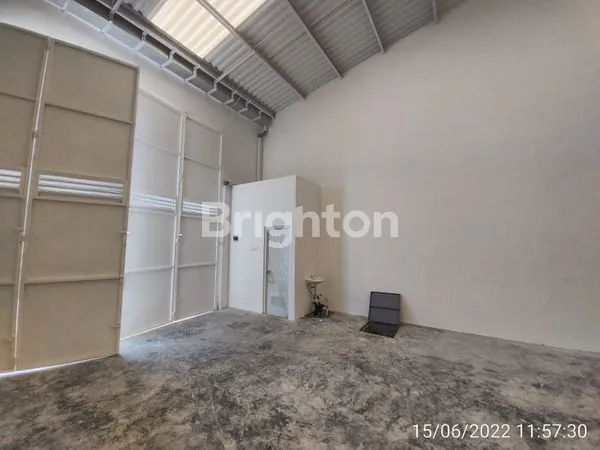 image GUDANG WORKSHOP DAN KANTOR TRITAN HUB GEDANGAN  DEKAT TOLL WARU SIDOARJO (1)