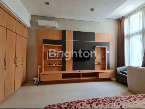 image RUMAH SIAP HUNI ELITE, NYAMAN, ADA KOLAM RENANG PRIBADI, LOKASI DI SOLOBARU!! KAWASAN RUMAH MEWAH, HANYA 3 MENIT KE PAKUWON MALL SOBA!! ISTIMEWA (2)