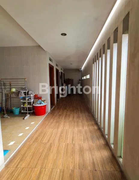 image RUMAH SIAP HUNI ELITE, NYAMAN, ADA KOLAM RENANG PRIBADI, LOKASI DI SOLOBARU!! KAWASAN RUMAH MEWAH, HANYA 3 MENIT KE PAKUWON MALL SOBA!! ISTIMEWA (4)