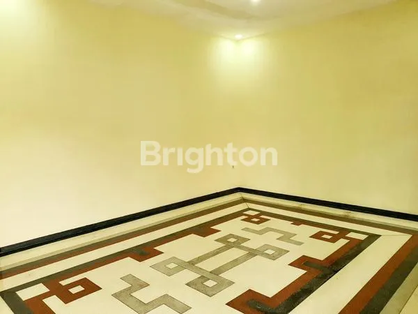 image RUMAH BAGUS TERAWAT 2 LT LUAS DI JL PULAU² KOTA MALANG (4)