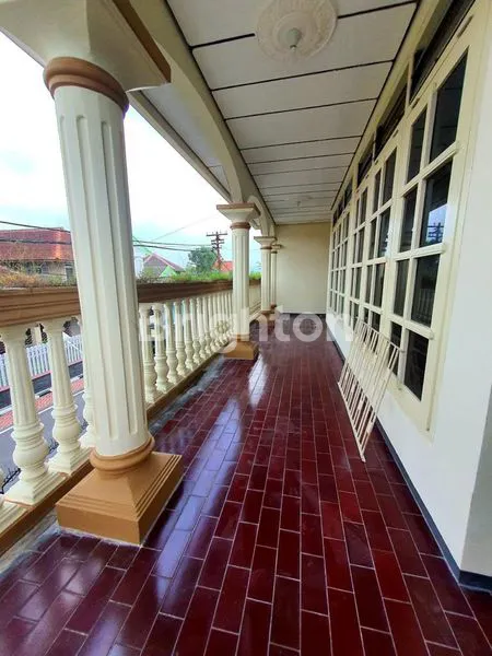 image RUMAH BAGUS TERAWAT 2 LT LUAS DI JL PULAU² KOTA MALANG (7)