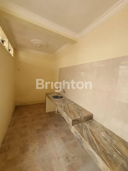 image RUMAH BAGUS TERAWAT 2 LT LUAS DI JL PULAU² KOTA MALANG (8)