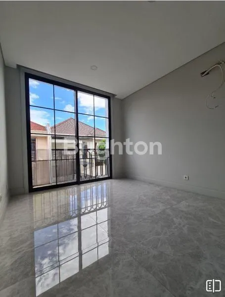 image RUMAH BARU GRESS CITRALAND UTAMA 2 LANTAI AMERICAN STYLE LOKASI STRATEGIS DEKAT SEKOLAH CIPUTRA DAN GWALK ROW JALAN 3 MBL HIGH QUALITY (2)